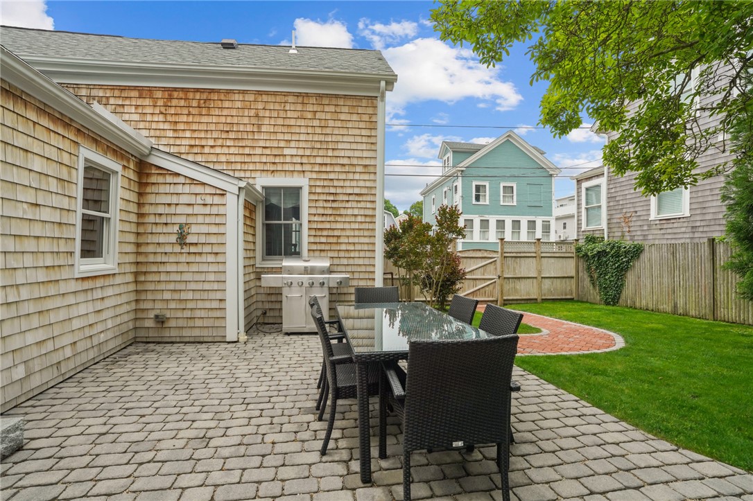 45 Houston Avenue