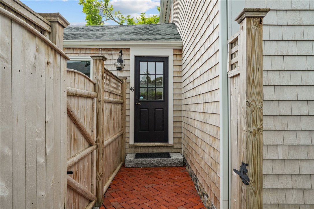 45 Houston Avenue