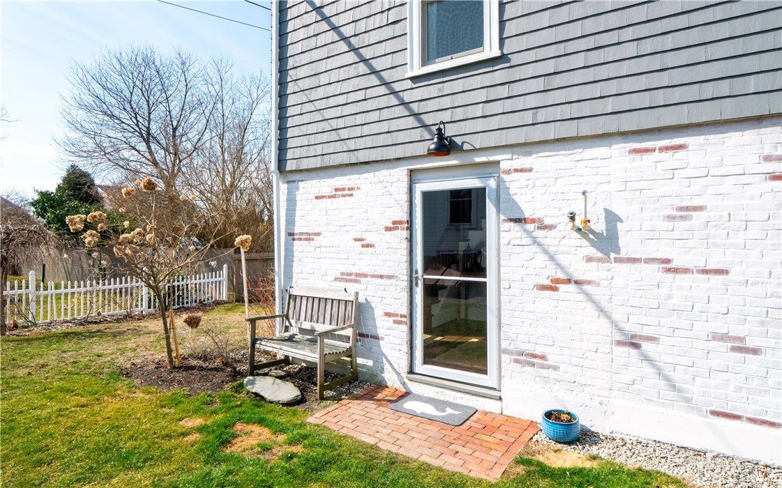 90 Renfrew Avenue
