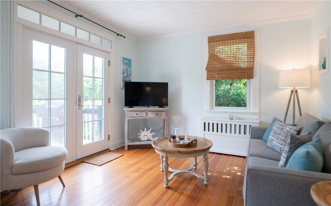 4 Draper Avenue