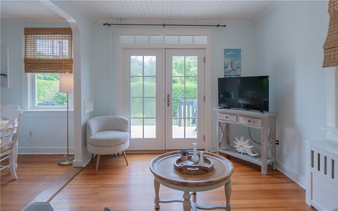 4 Draper Avenue