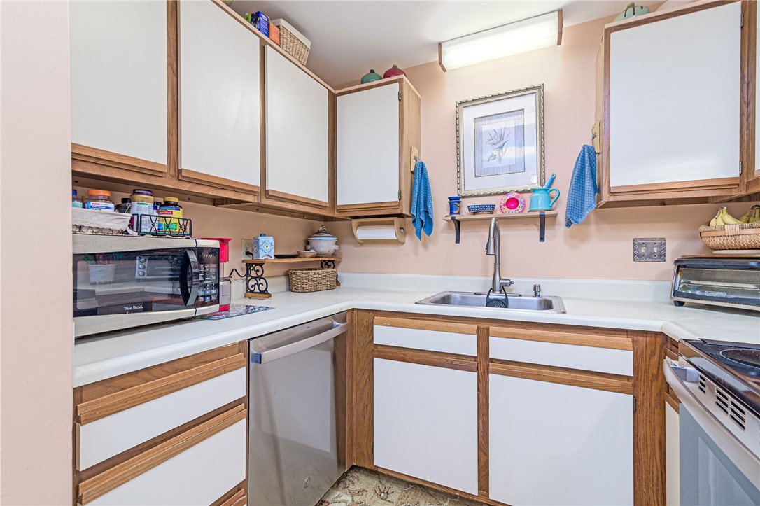 66 Girard Avenue 322