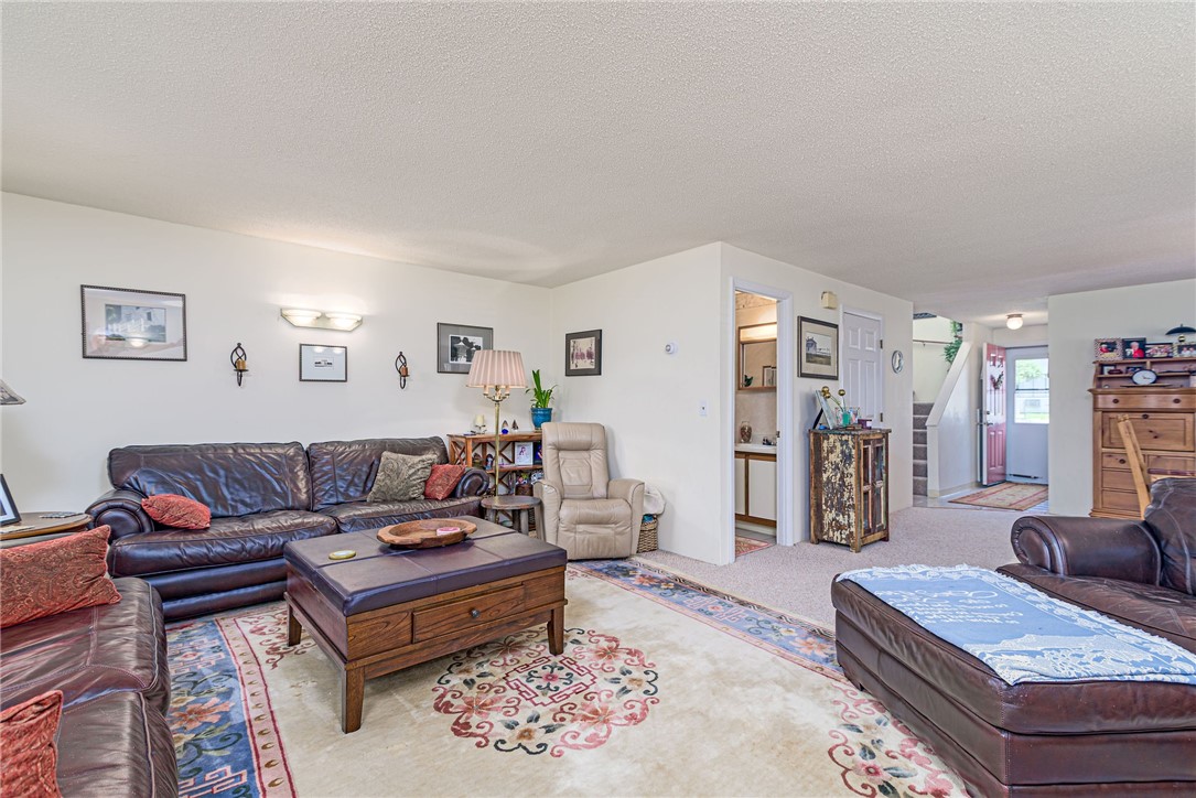66 Girard Avenue 322