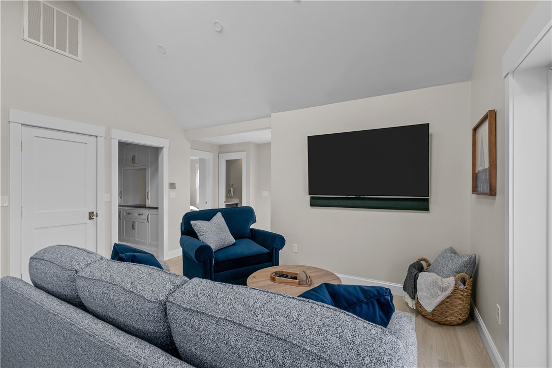 174 Renfrew Avenue 2