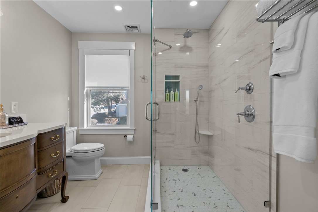 174 Renfrew Avenue 2