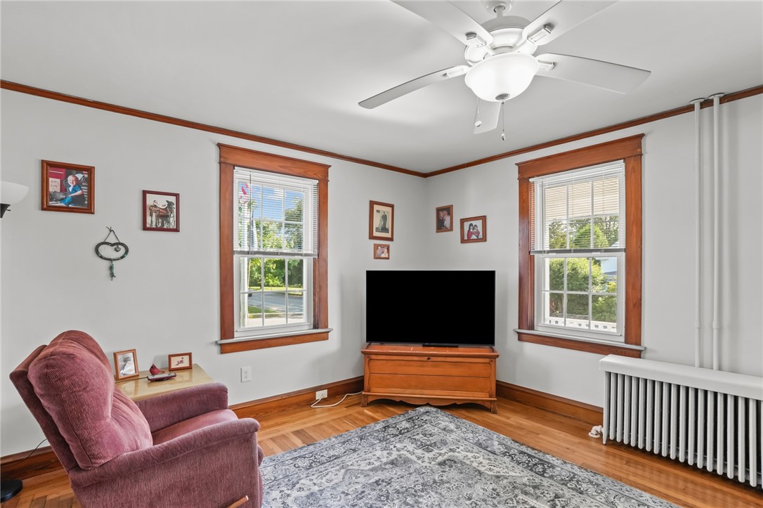 549 Aquidneck Avenue