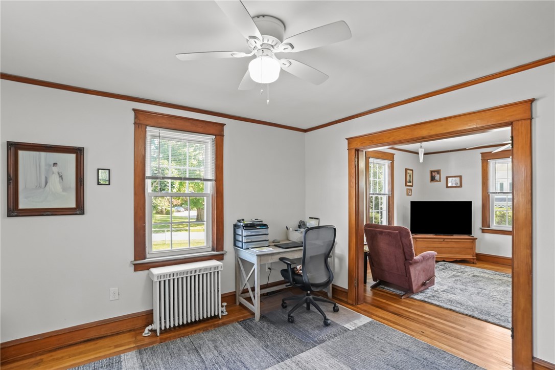 549 Aquidneck Avenue
