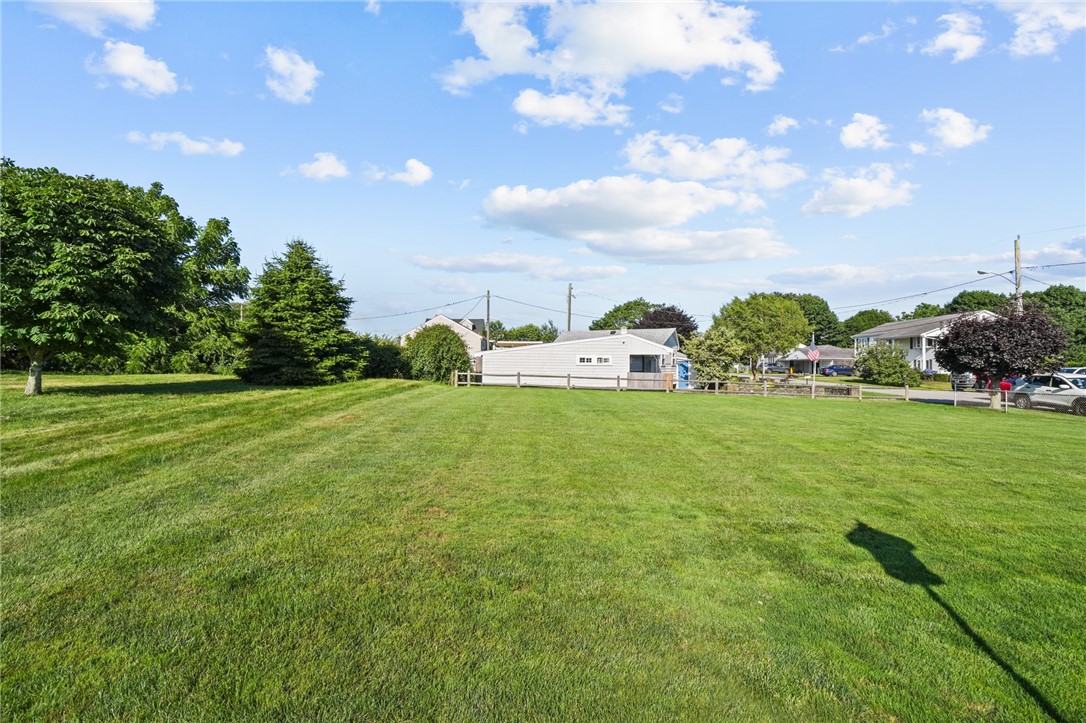 549 Aquidneck Avenue