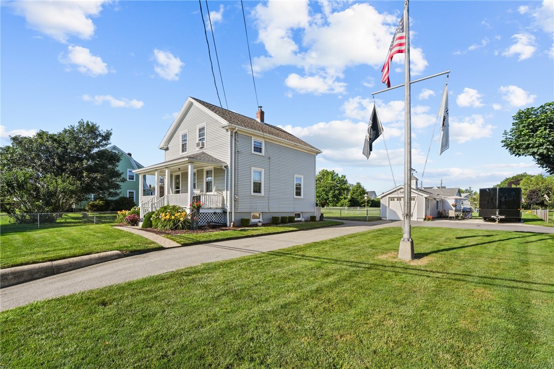 549 Aquidneck Avenue