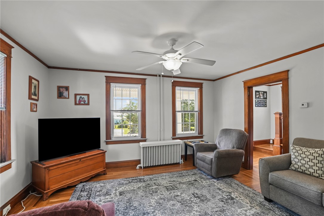 549 Aquidneck Avenue