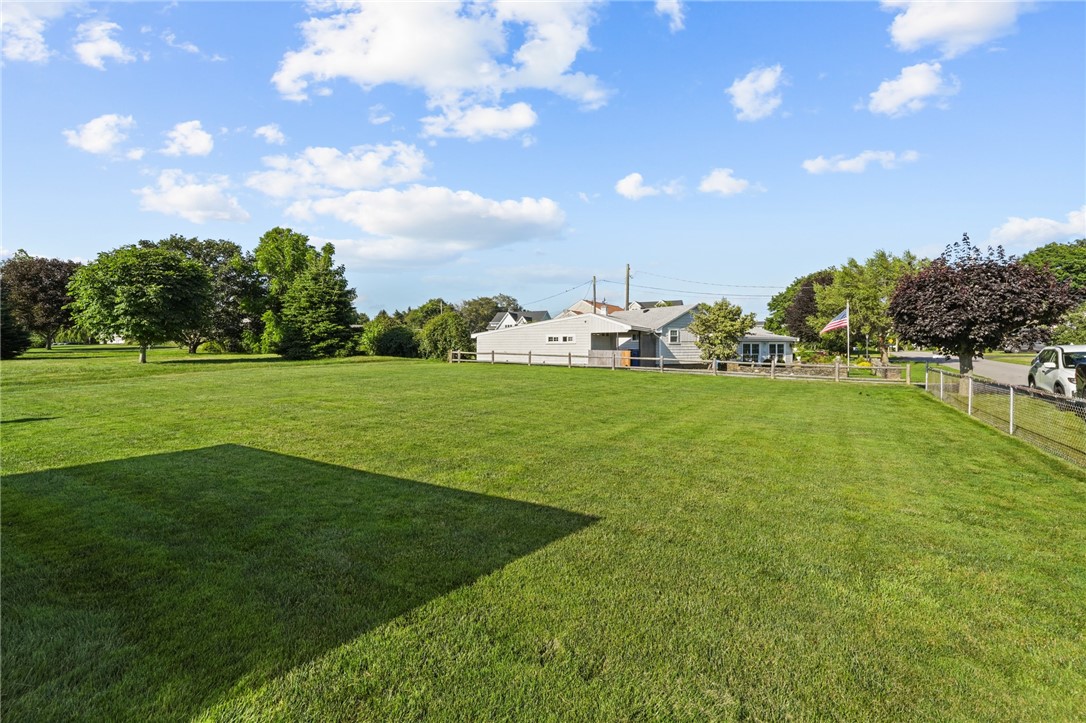 549 Aquidneck Avenue