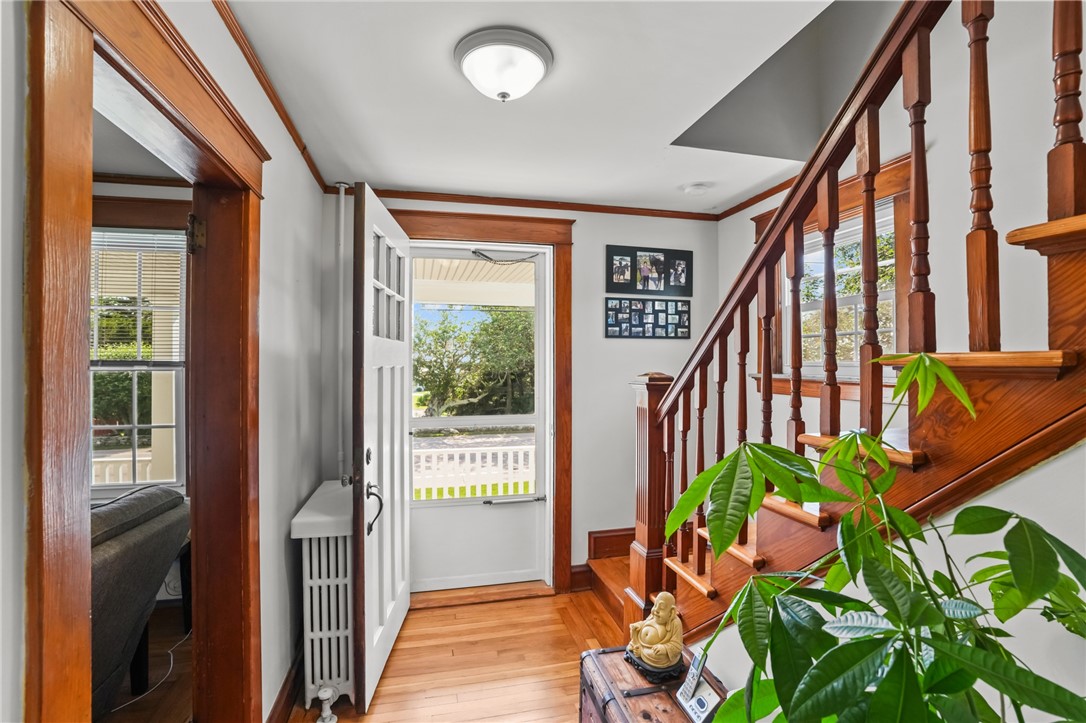 549 Aquidneck Avenue