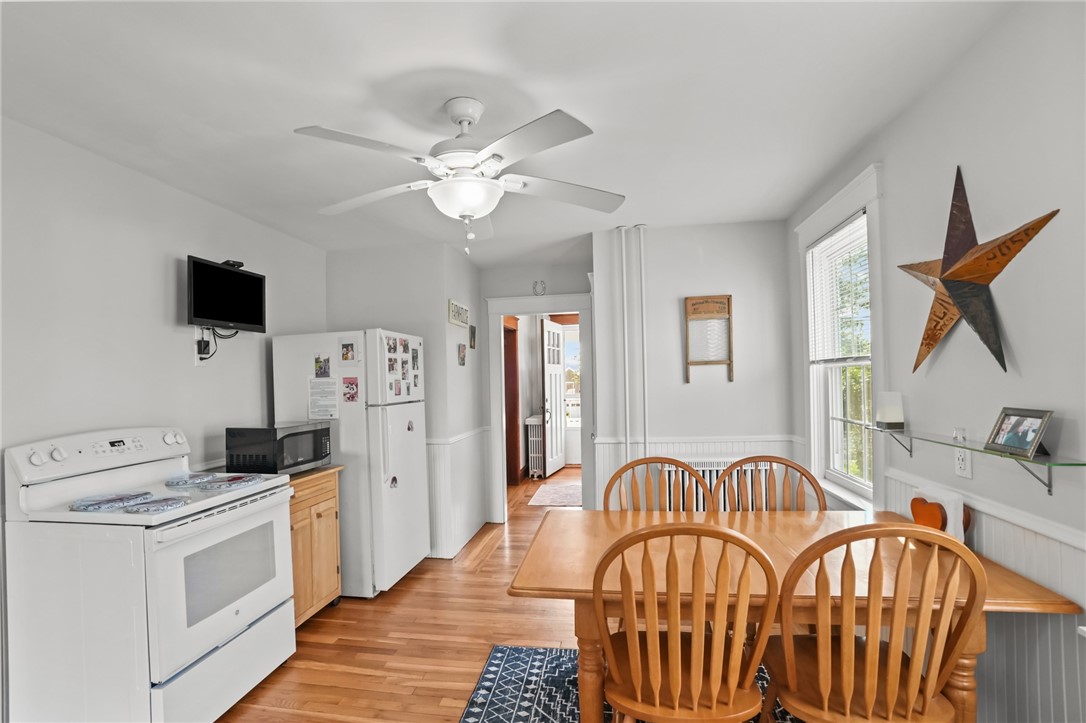 549 Aquidneck Avenue