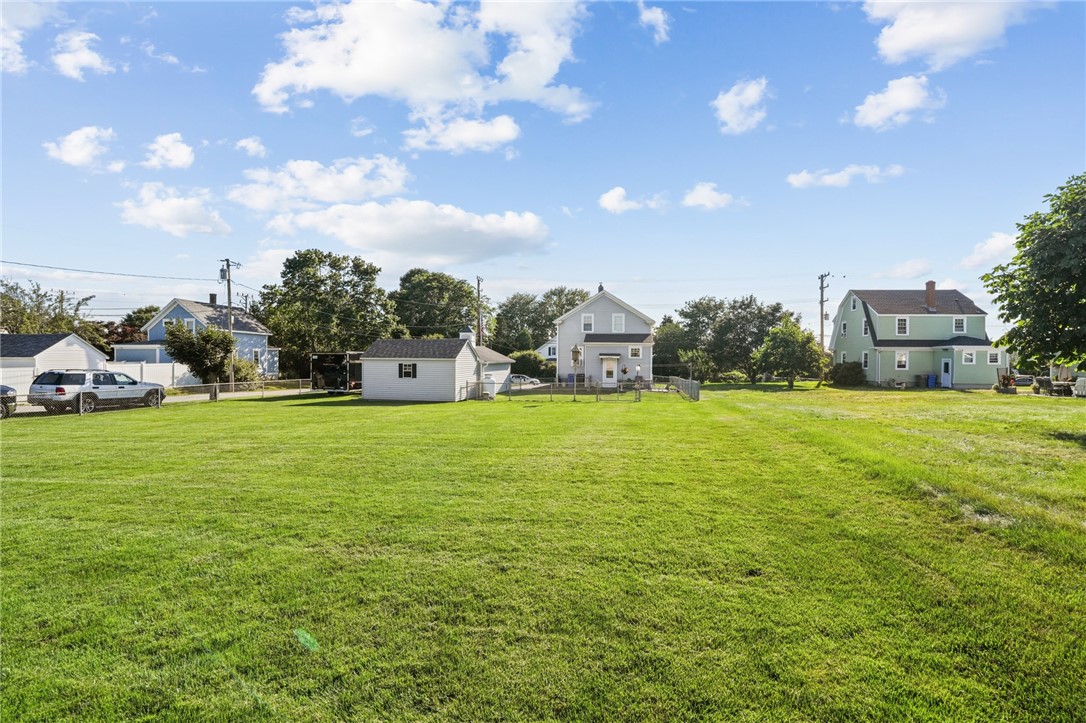 549 Aquidneck Avenue