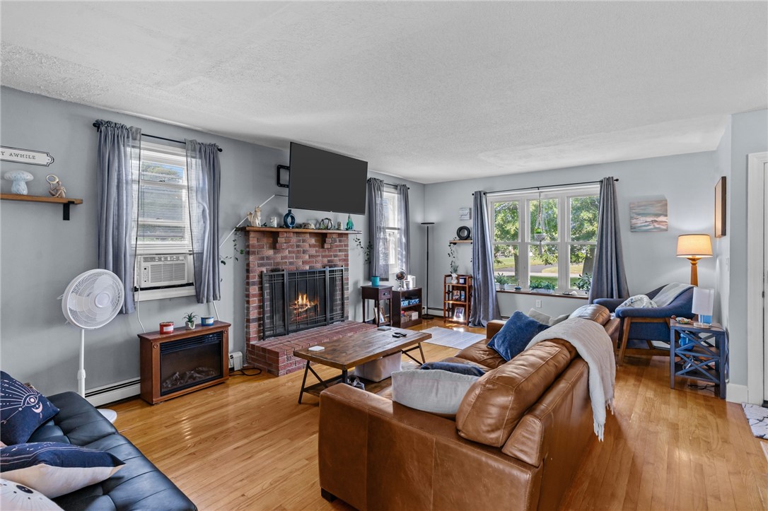 223 Oliphant Lane