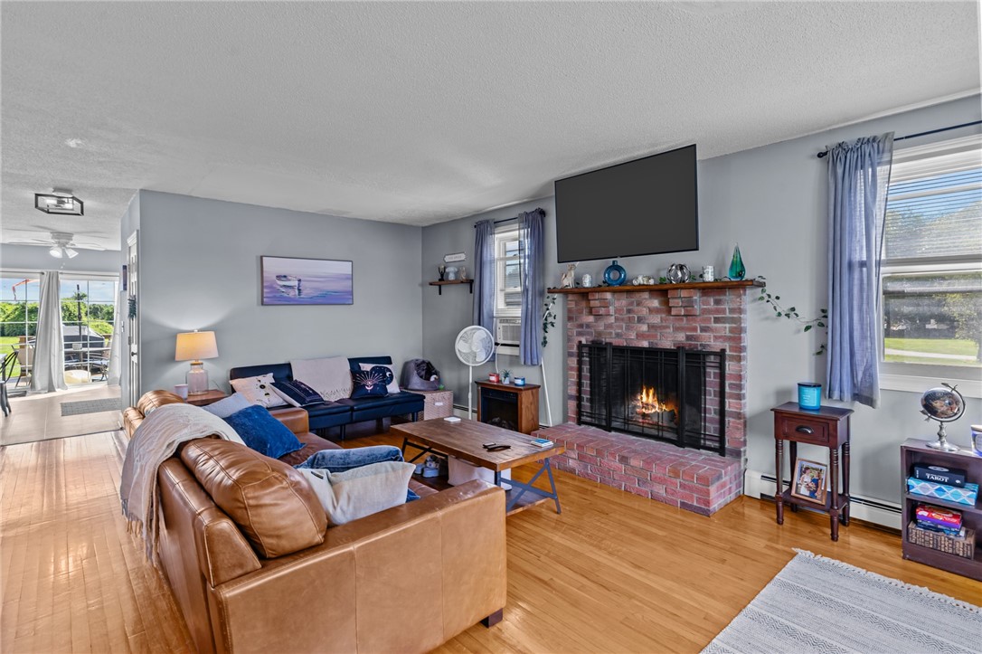 223 Oliphant Lane