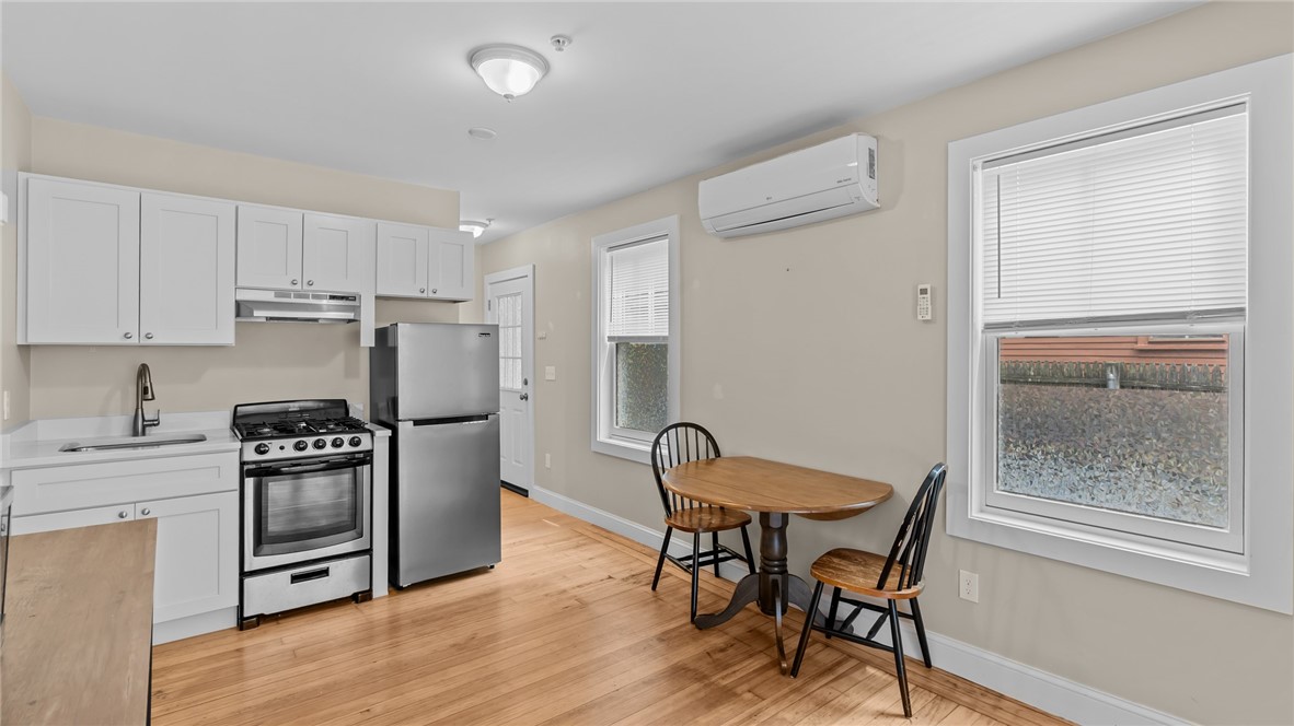 16 Brinley Street 1
