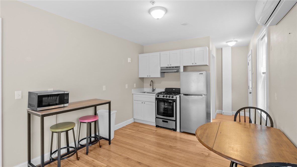 16 Brinley Street 1
