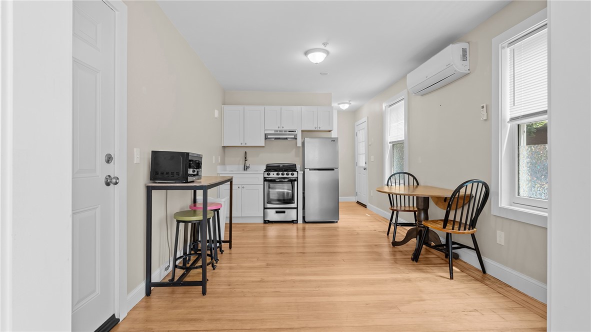 16 Brinley Street 1