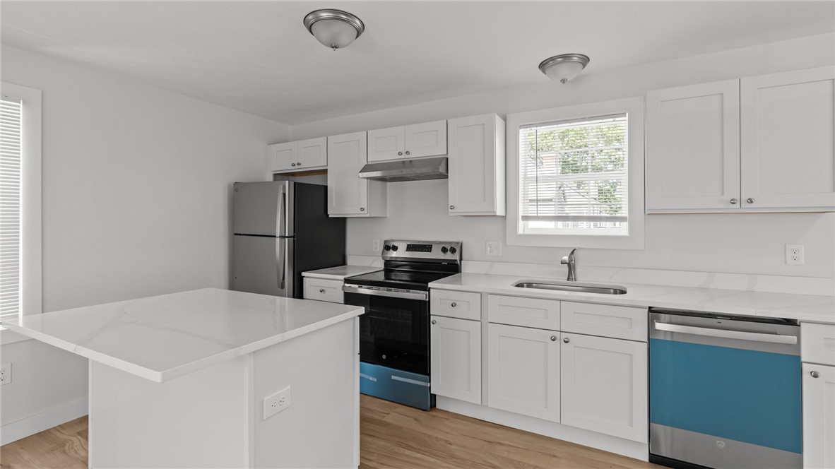 2958 East Main Road