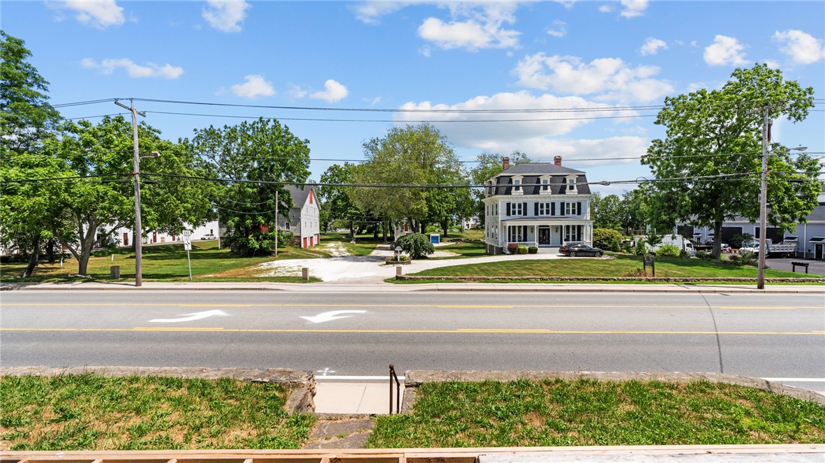 2958 East Main Road