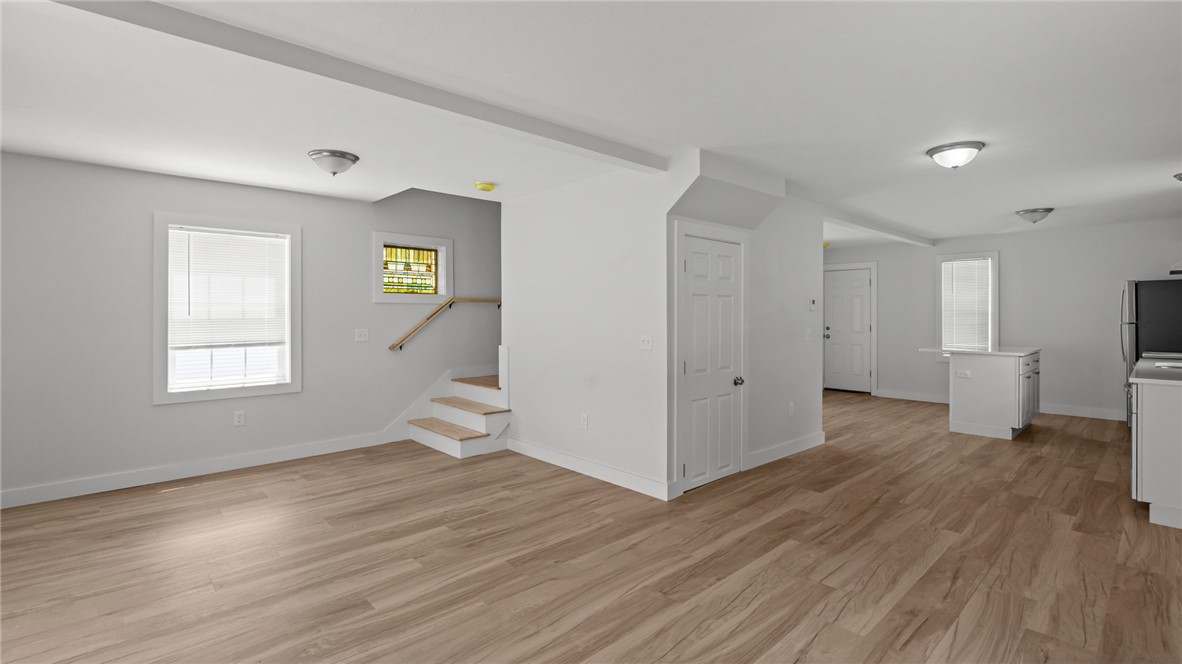2958 East Main Road