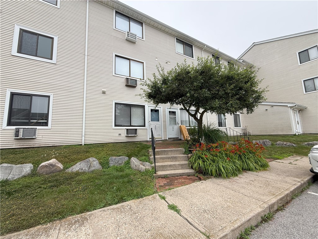 66 Girard Avenue 207