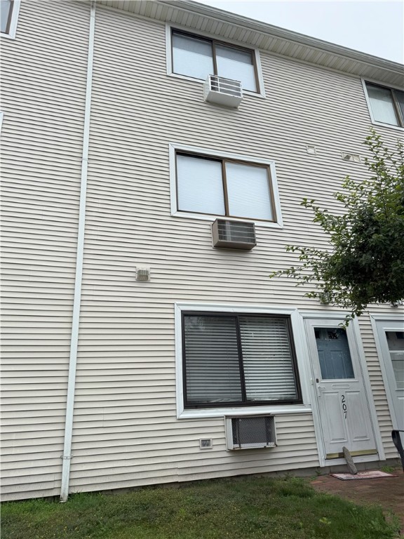 66 Girard Avenue 207