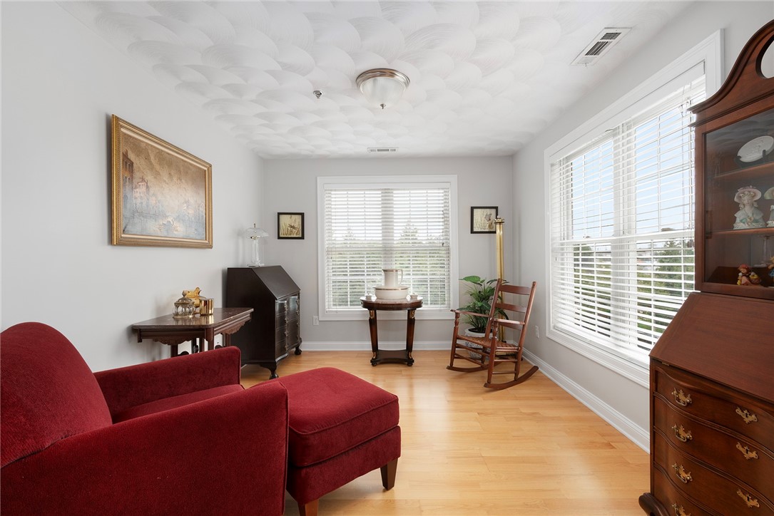 15 Saw Mill Drive 305