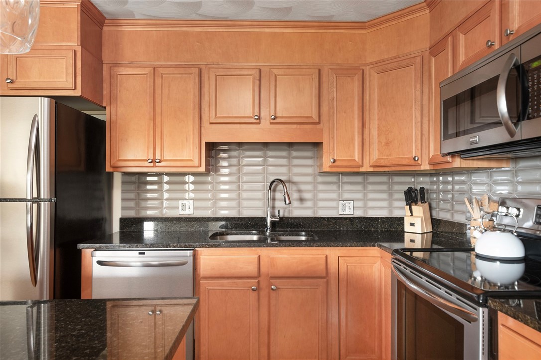 15 Saw Mill Drive 305