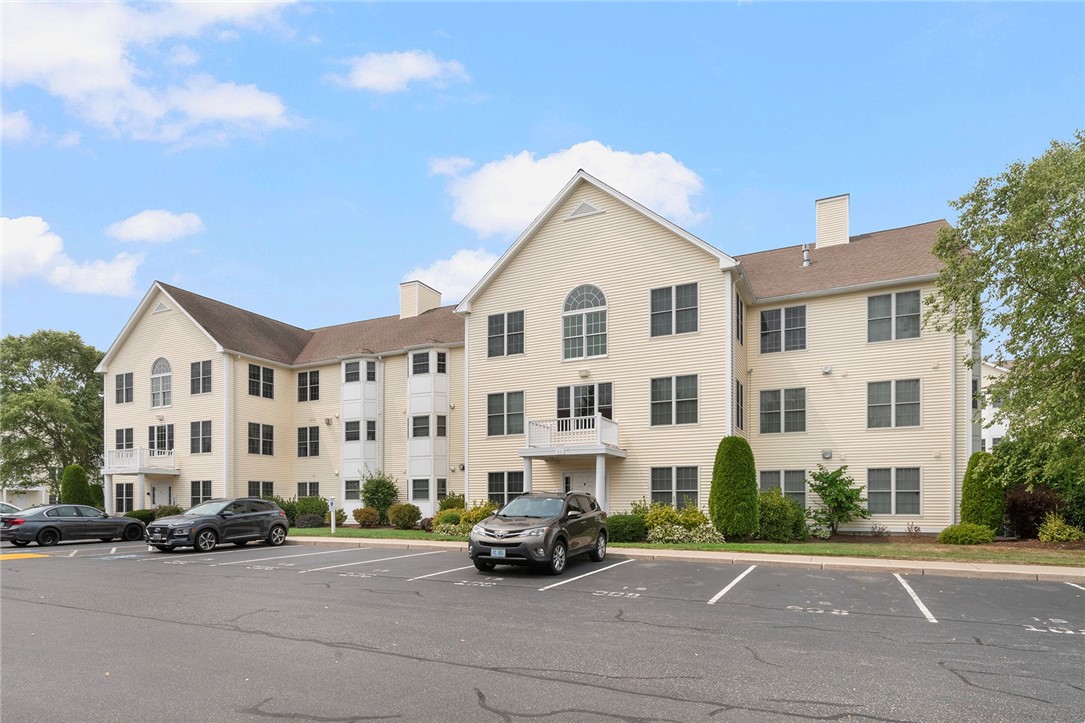 15 Saw Mill Drive 305
