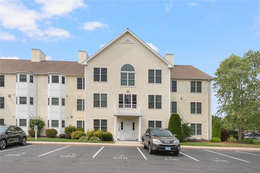 15 Saw Mill Drive 305