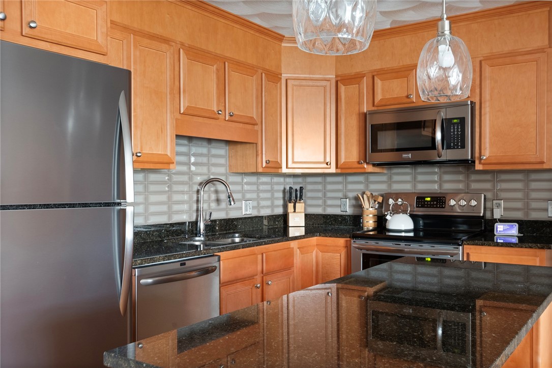 15 Saw Mill Drive 305