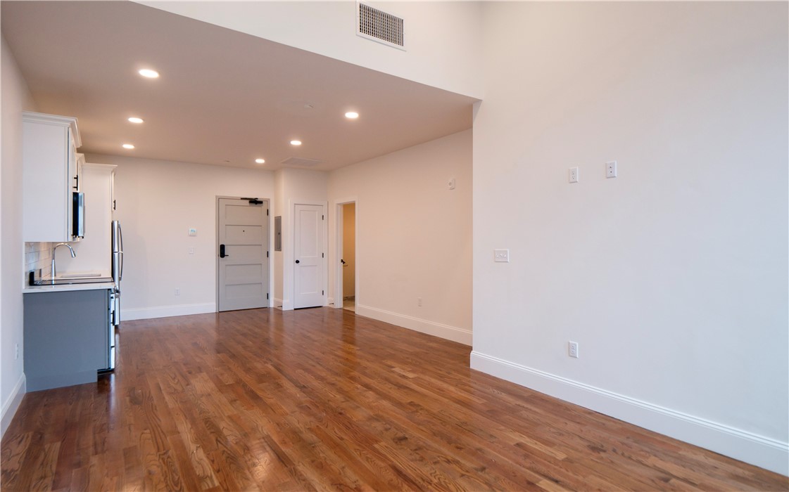 15 Cranston Avenue 26