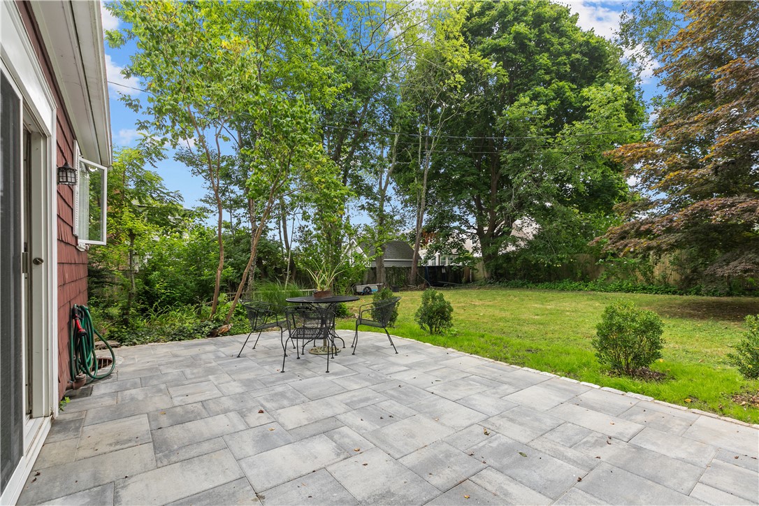 7 Beach Avenue