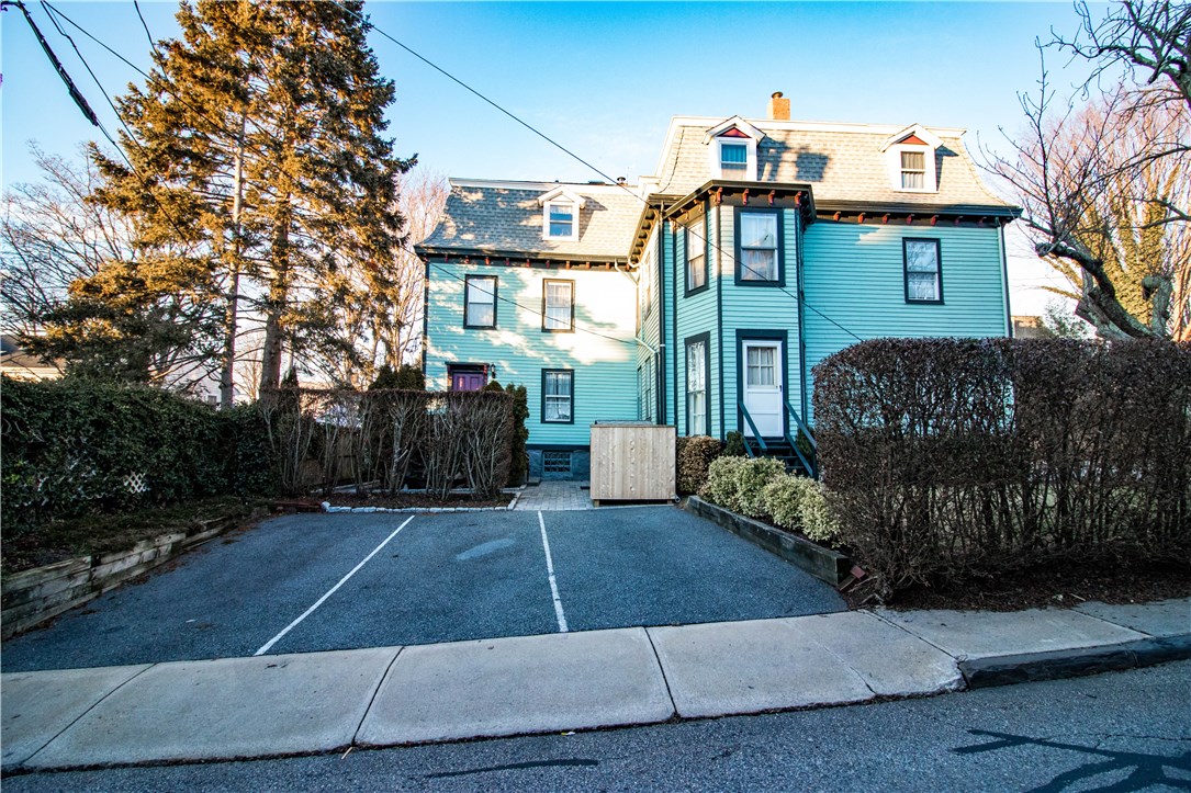 21 School Street 3