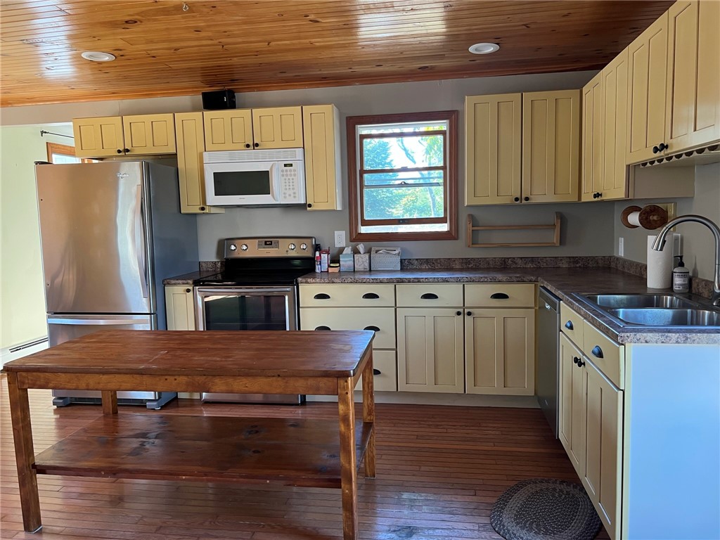 104 Howland Avenue 2