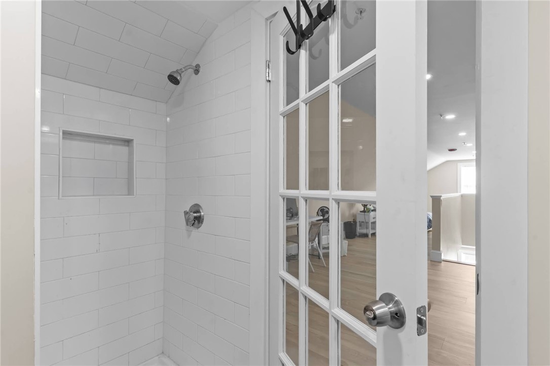 16 Brinley Street 8