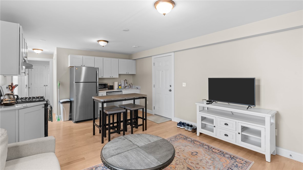 16 Brinley Street 5