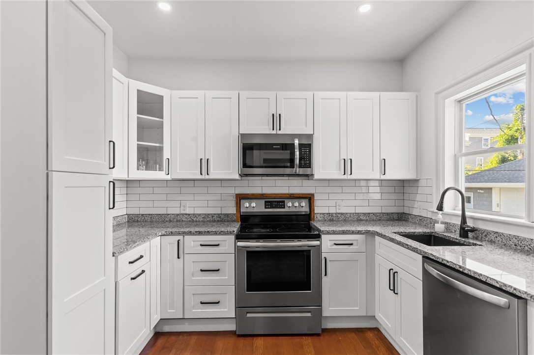 15 Bayview Avenue