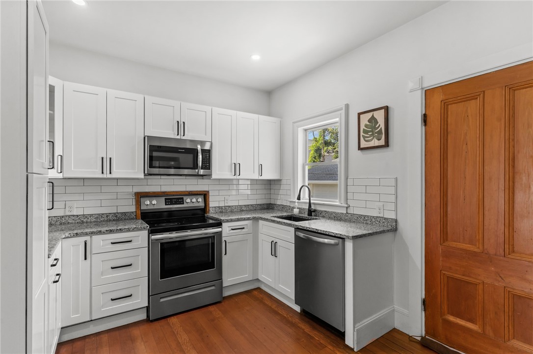 15 Bayview Avenue