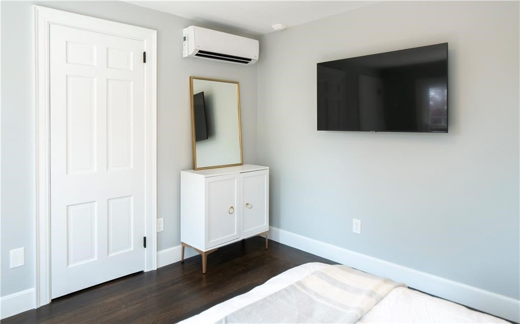 118 Ruggles Avenue 101