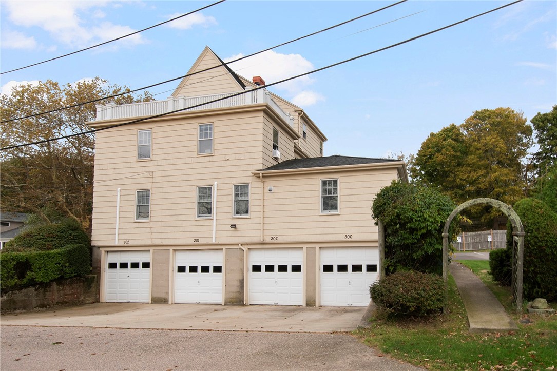 118 Ruggles Avenue 202