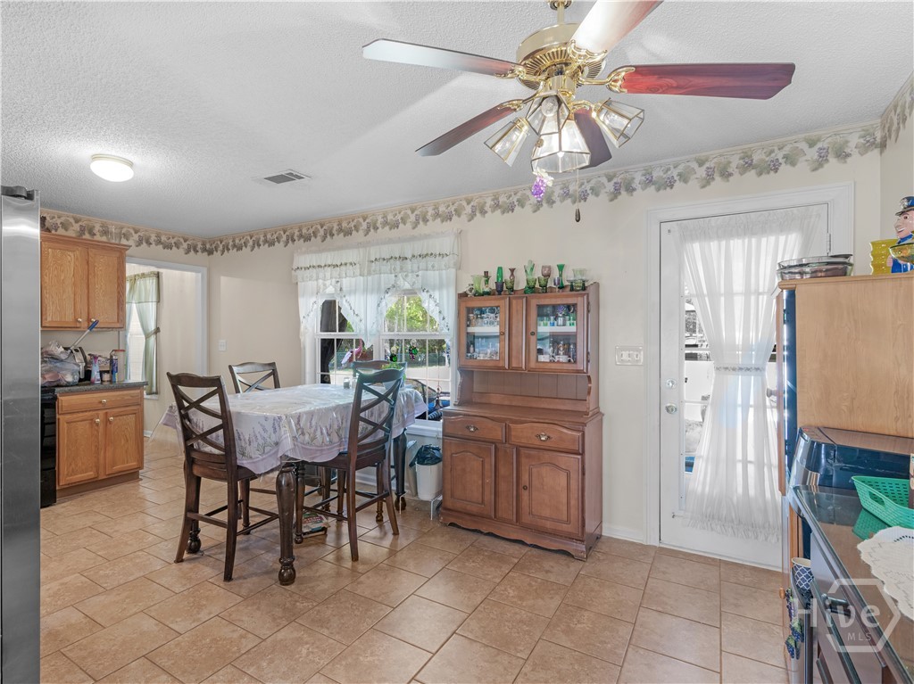 502 Veal Road