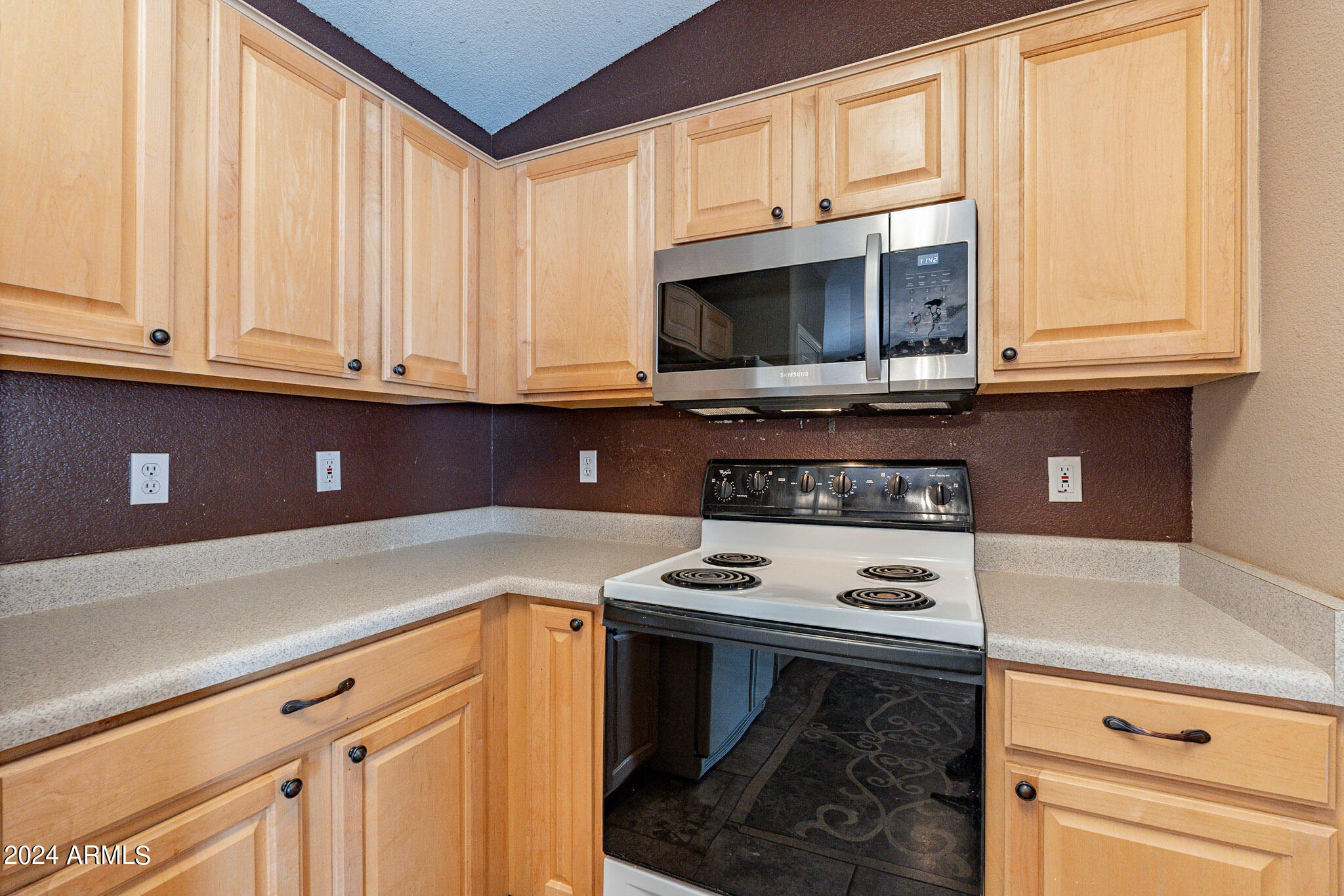9143 W Deanna Drive