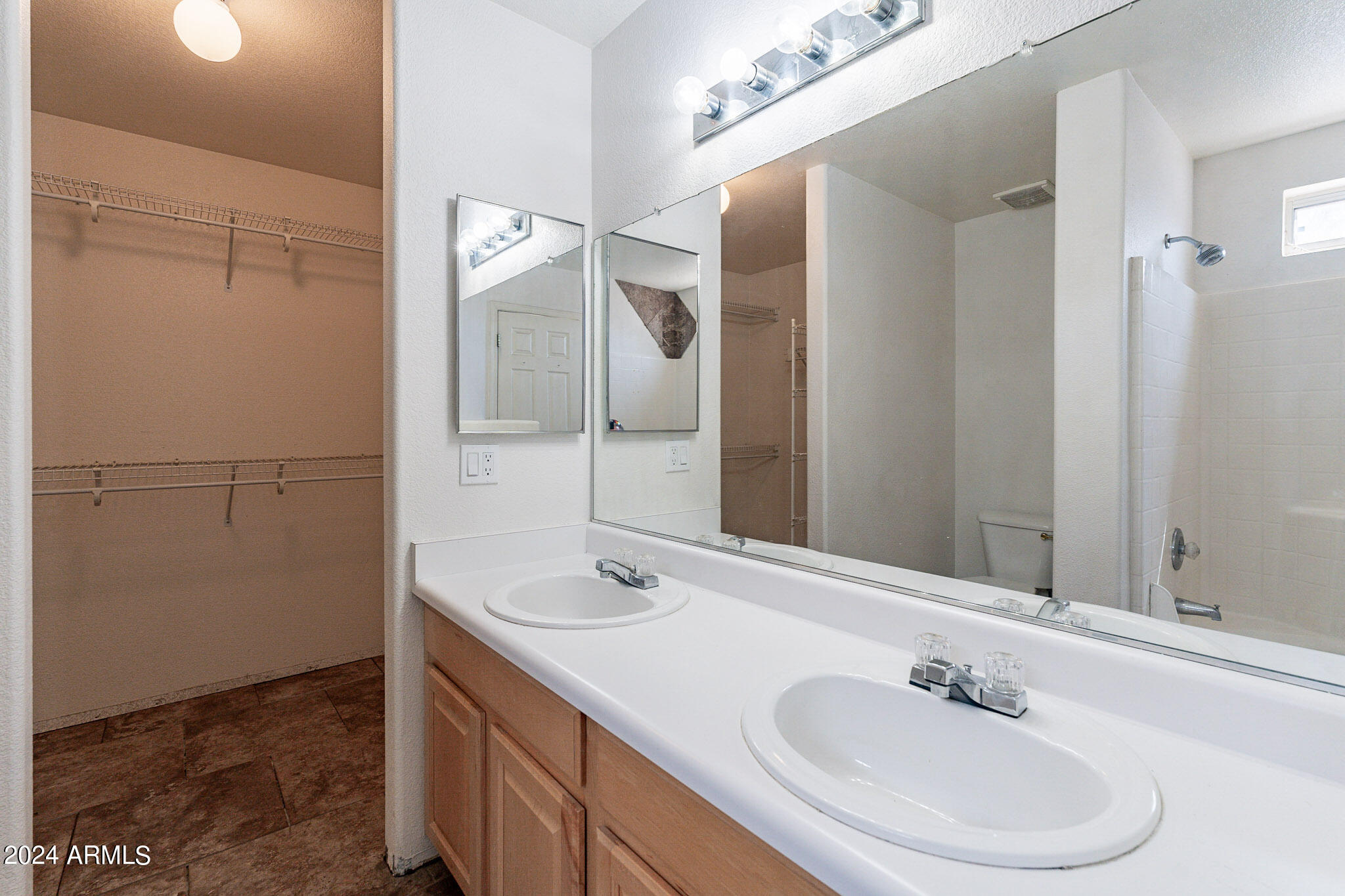 9143 W Deanna Drive