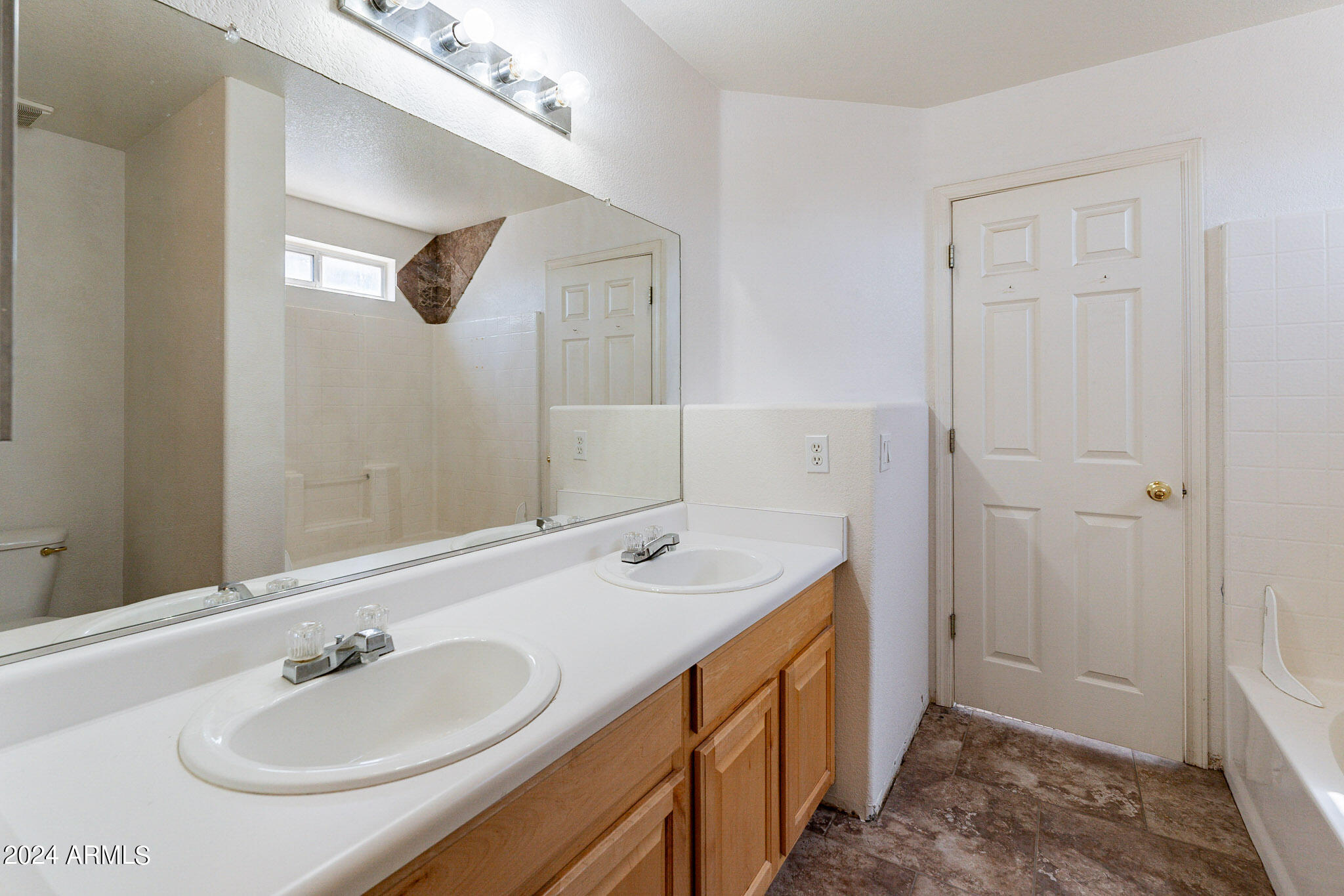 9143 W Deanna Drive