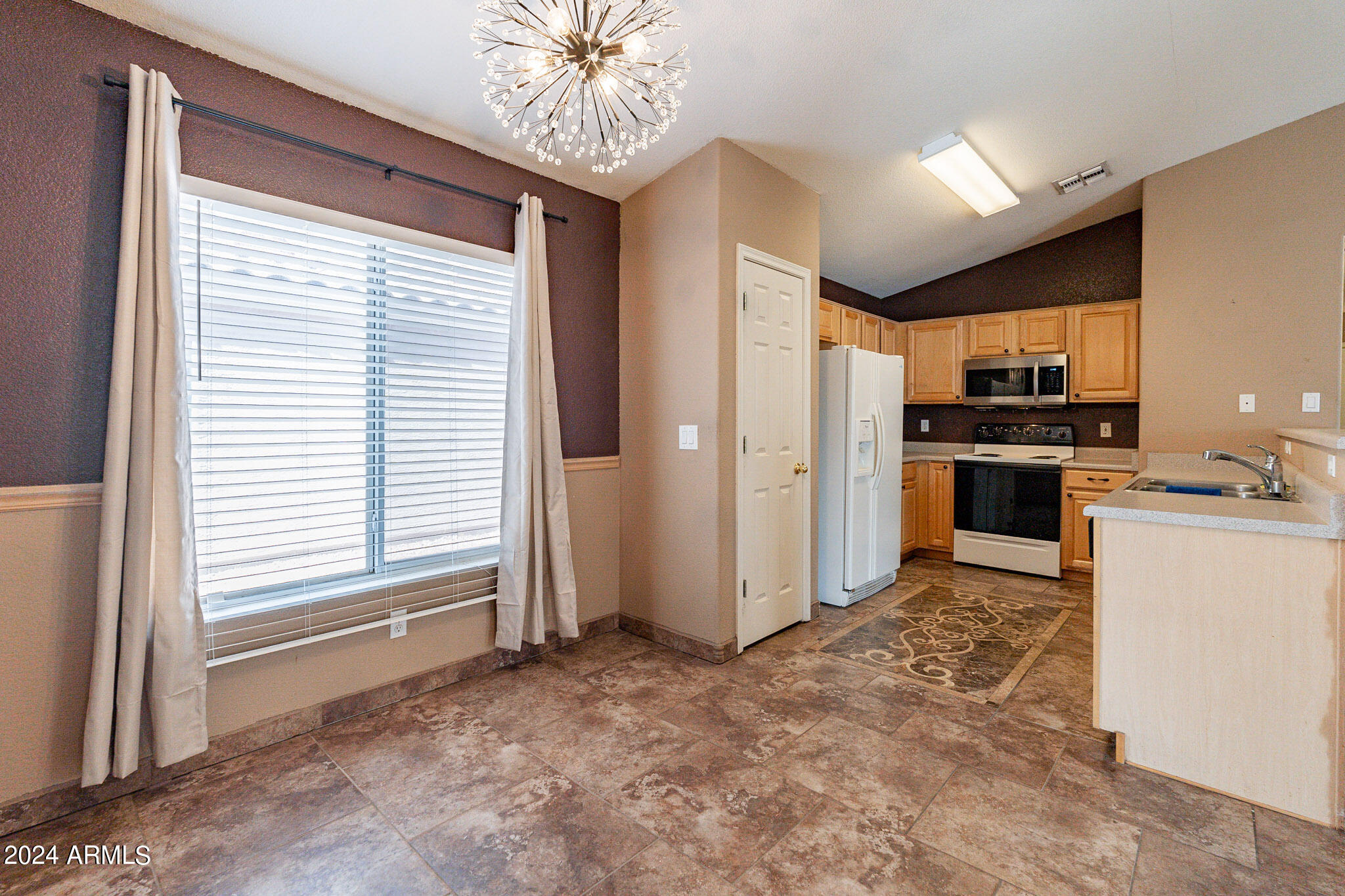 9143 W Deanna Drive