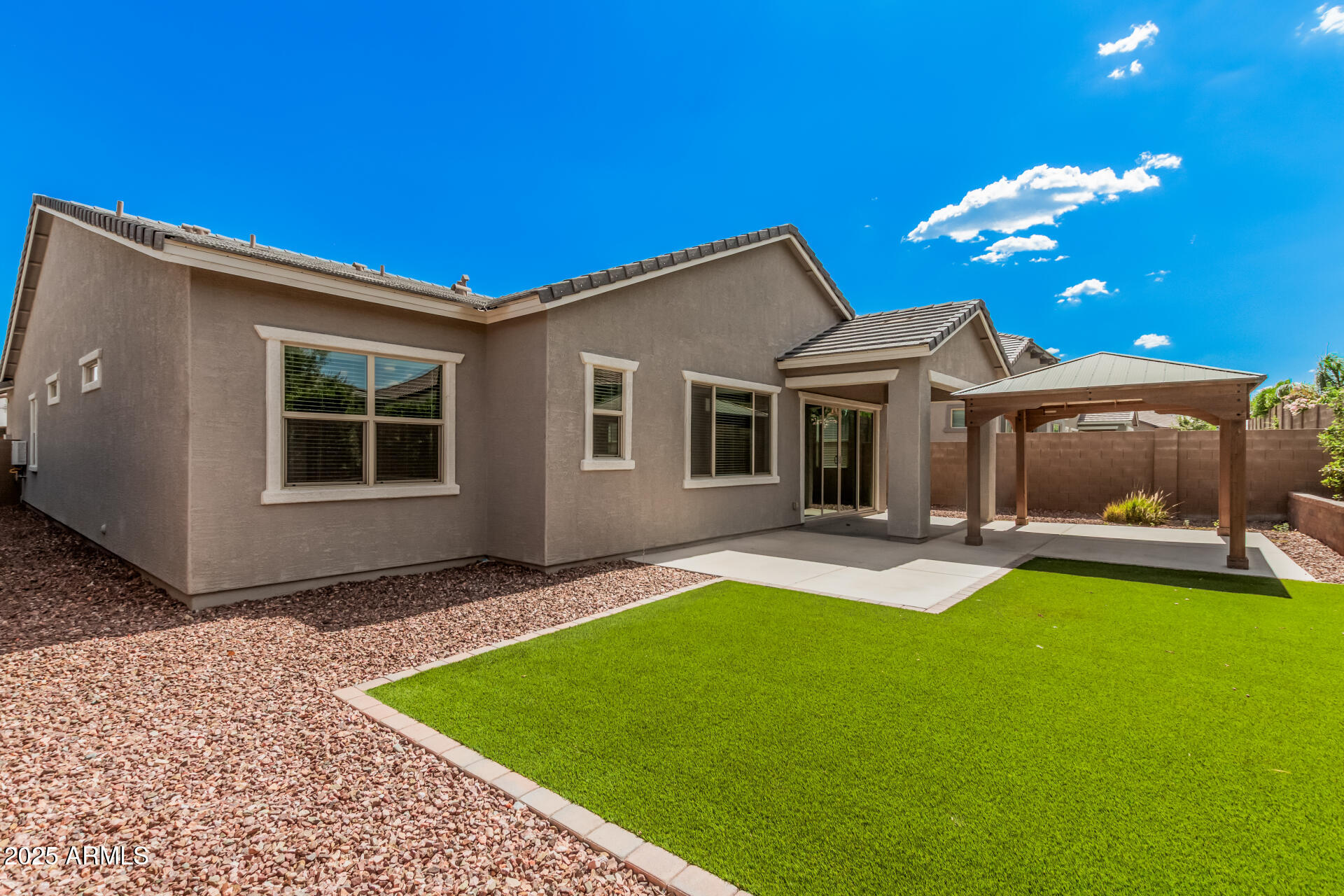 18926 W DESERT HILLS Drive
