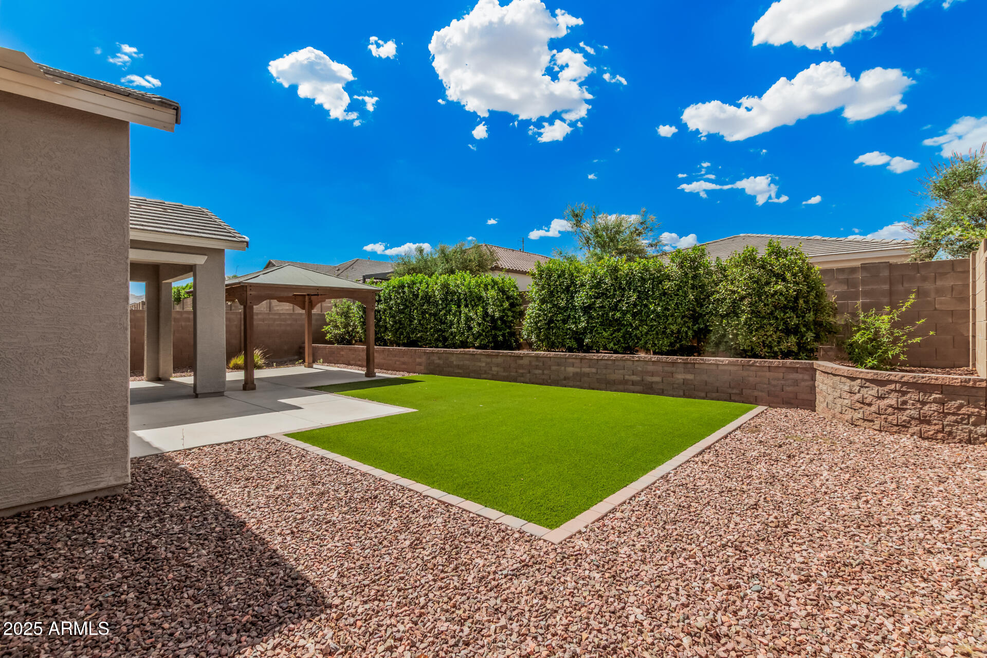 18926 W DESERT HILLS Drive